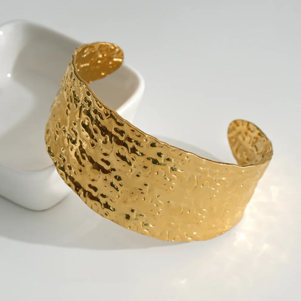 Altaïa, bracelet rigide femme doré, allure majestueuse – Image 4