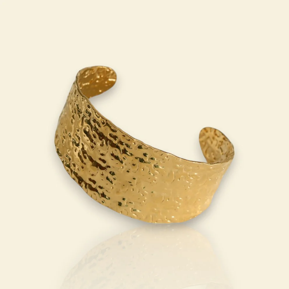 Altaïa, bracelet rigide femme doré, allure majestueuse