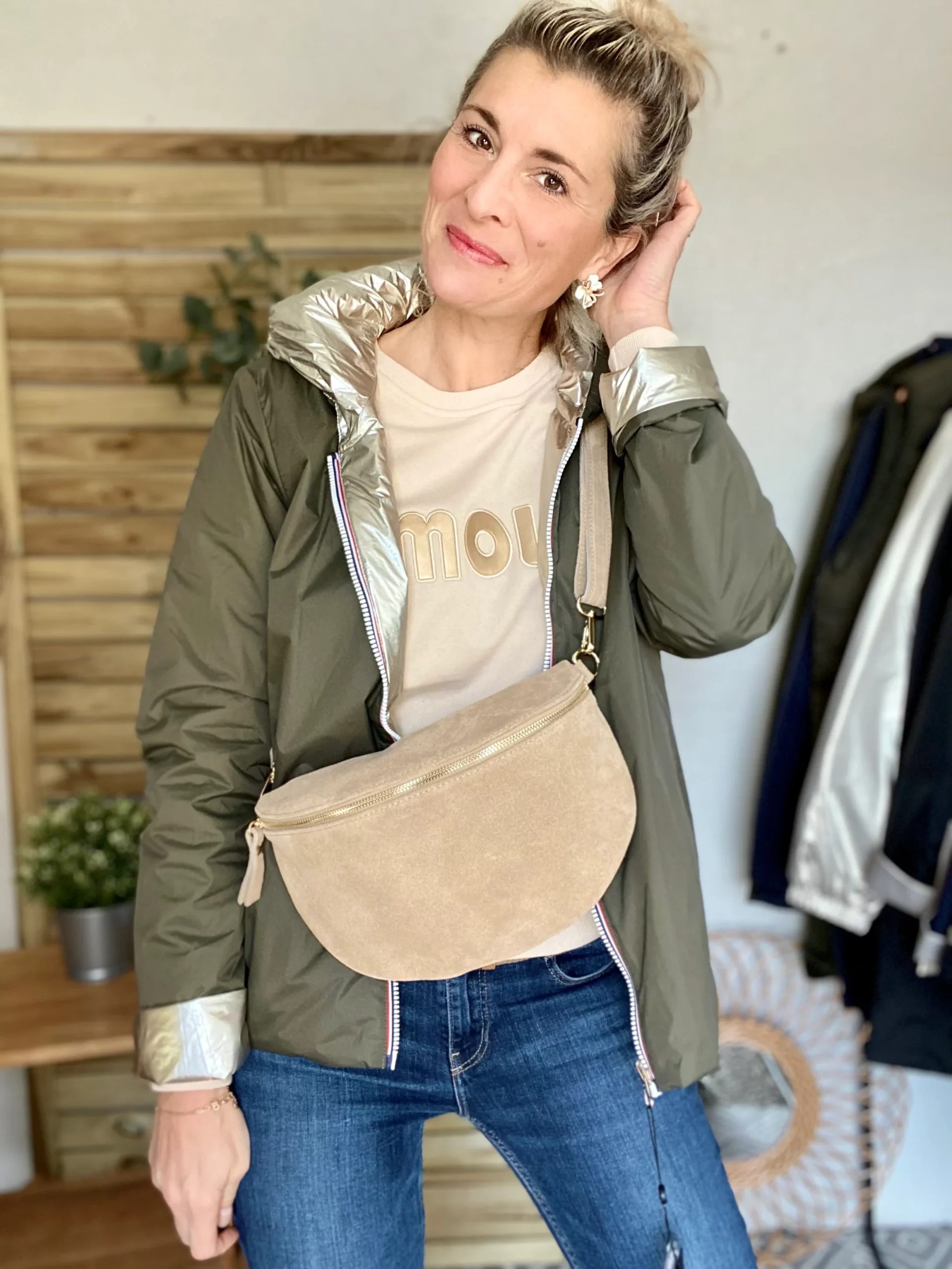 Sac banane XL en cuir velours 30cm JUDY - Beige