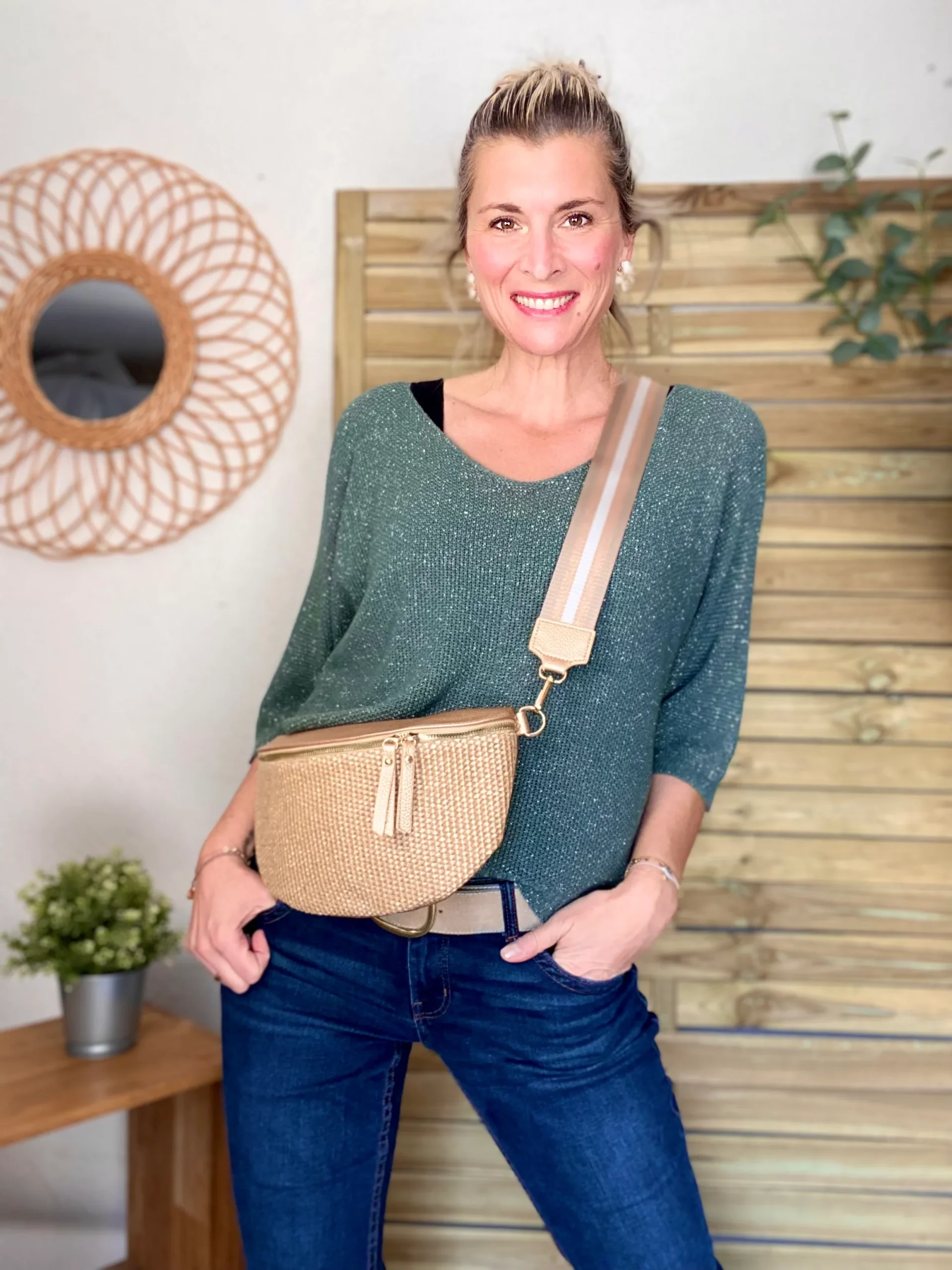 Sac banane effet paille et simili - KELLY - Champagne – Image 3