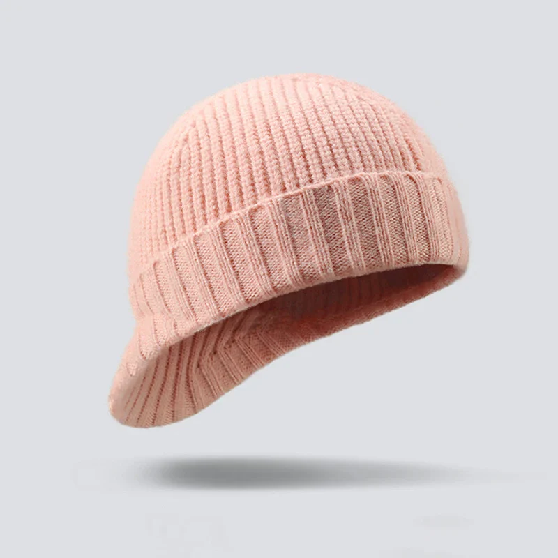 Bonnet Femme Hiver en Laine Doux avec Visière - SoftShield – Image 8
