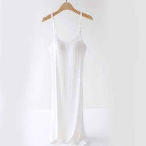 Chemise de nuit blanche pour grossesse et allaitement