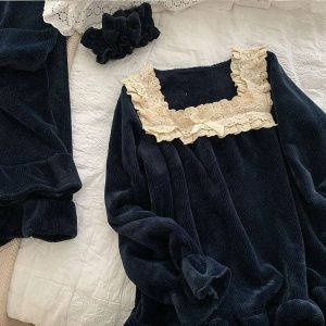 Ensemble pyjama vintage avec dentelle