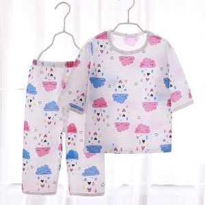 Pyjama d’été blanc en coton à motif nuages pour enfants