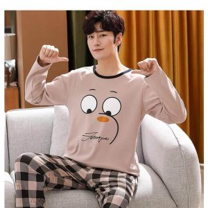 Pyjama rosé avec figure drôle pour homme