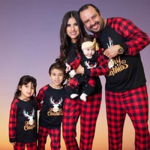 Pyjamas habillés de Noël pour toute la famille