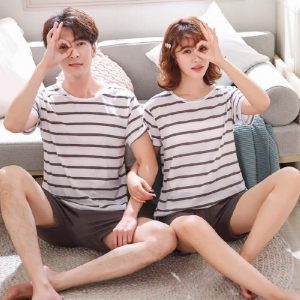 Vêtements de nuit pour couple modèle ligné